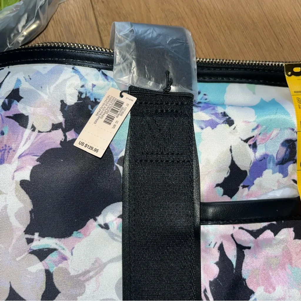 Victoria's Secret NWT VS Getaway Weekender Bag Floral Noir Black purple flower - Image 8