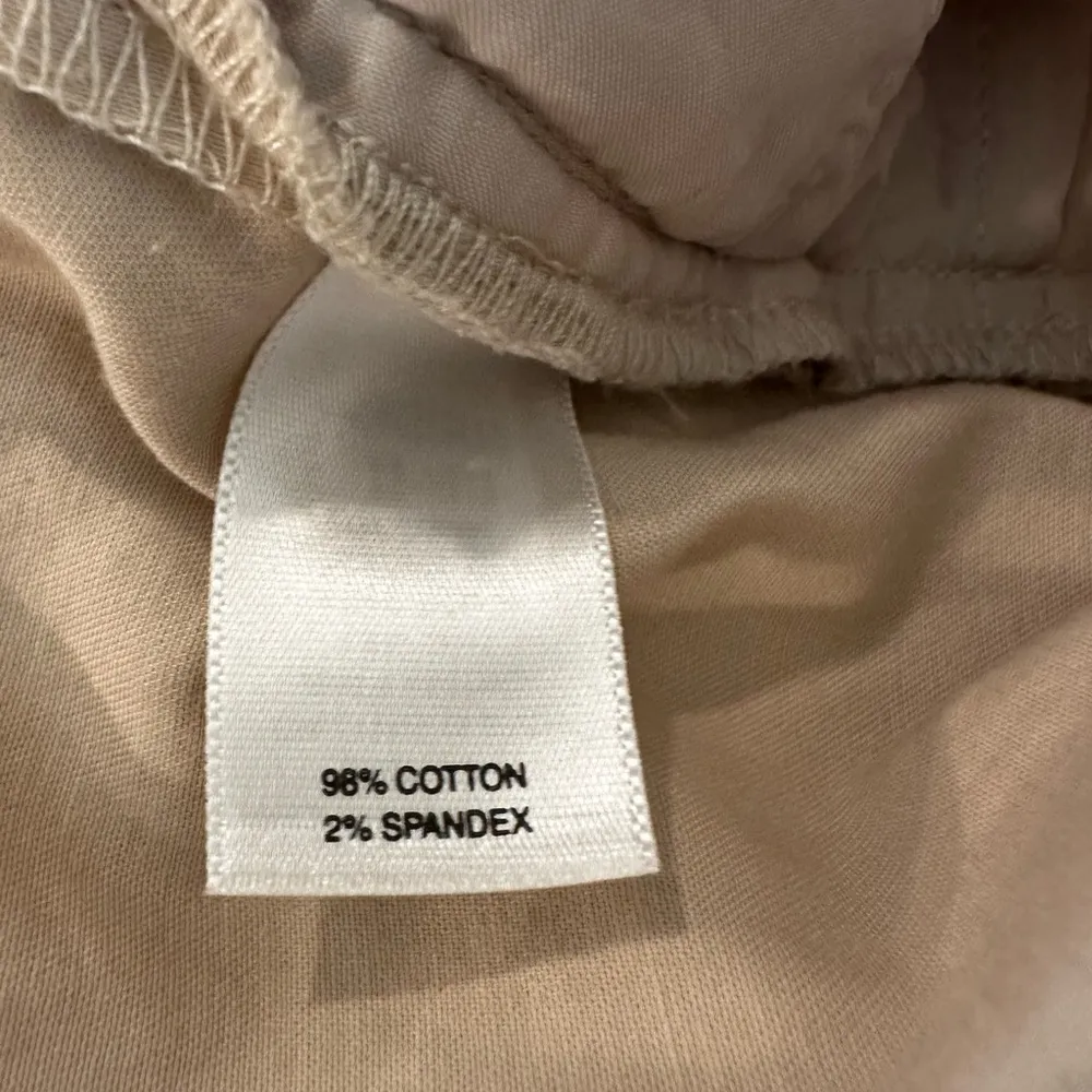 White House Black Market sz: 14 Tan cotton/ Spandex. Slight Sheen. Shorts. - Image 7