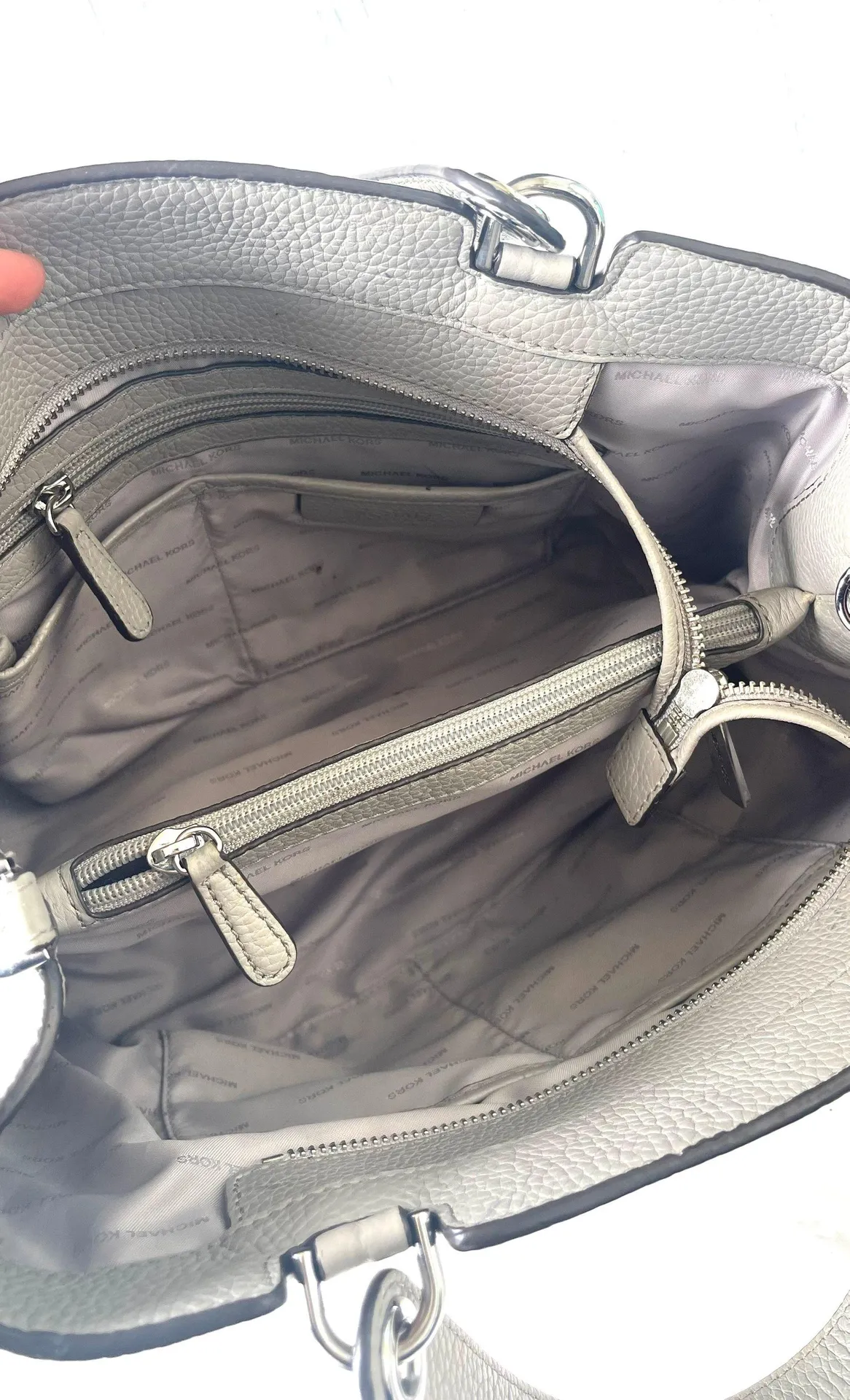 PEARL GRAY/GREY LEATHER PURSE - Image 9