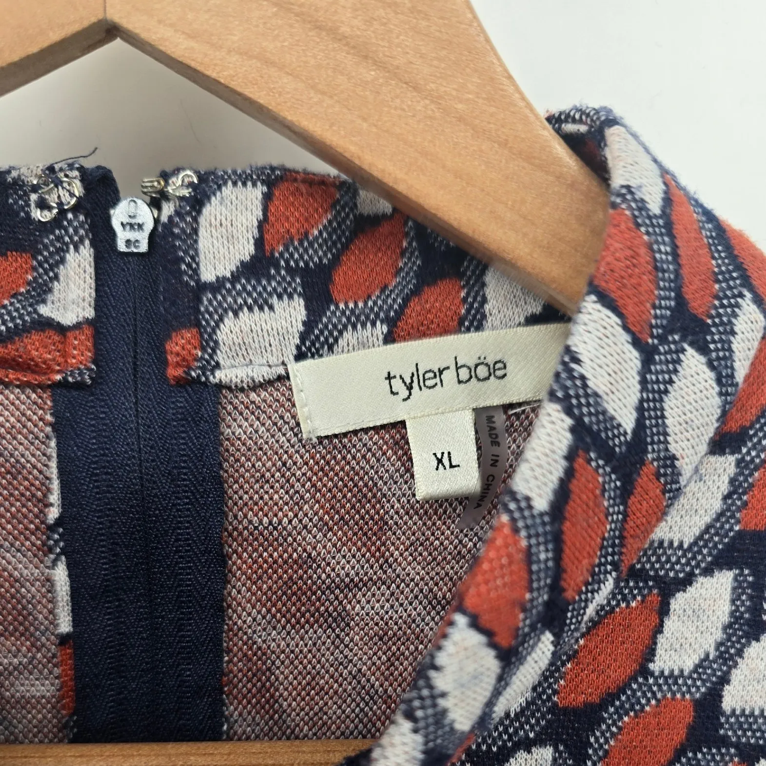 Tyler Boe Geometric Print Mock Neck Quarter Zip Long Sleeve Tunic XL Red - Image 3