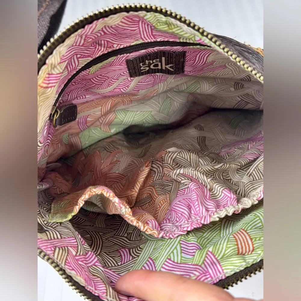 The Sak Kendra Crossbody Purse Distressed Two-Tone Brown Leather Messenger Bag - Image 6