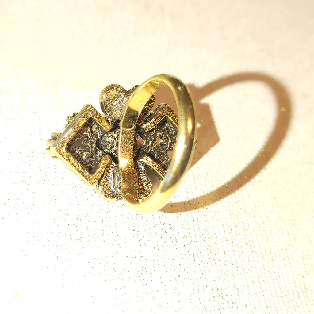 Vintage Sarah Coventry Size 6.5 Gold Tone Ring Faux Pearls Purple Rhinestone - Image 5