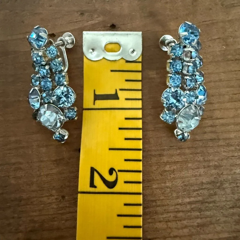 Vintage Ice Baby Blue Rhinestone Screw Back Earrings Silver Tone 1.5” - Image 8