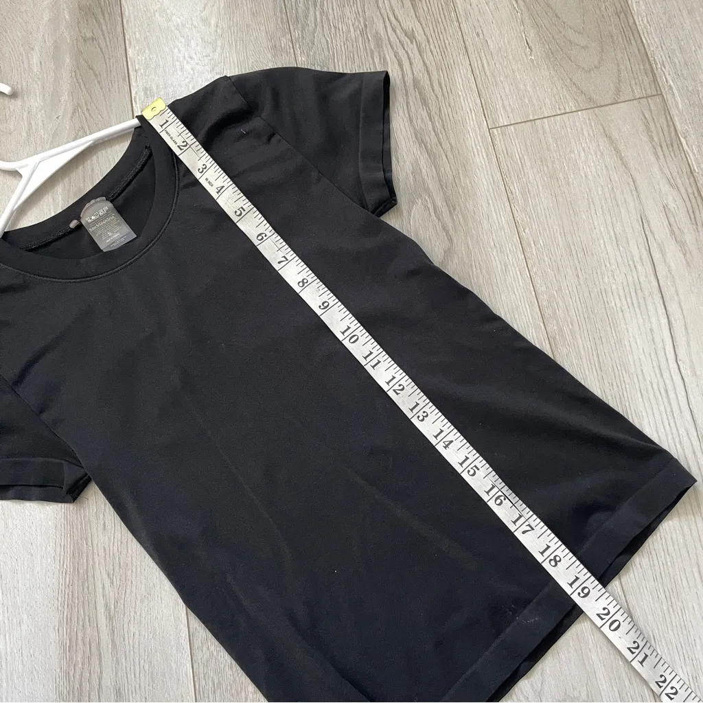 Sunday Best Tshirt sinchseamless crewneck womens Black (small) fitted basic - Image 5