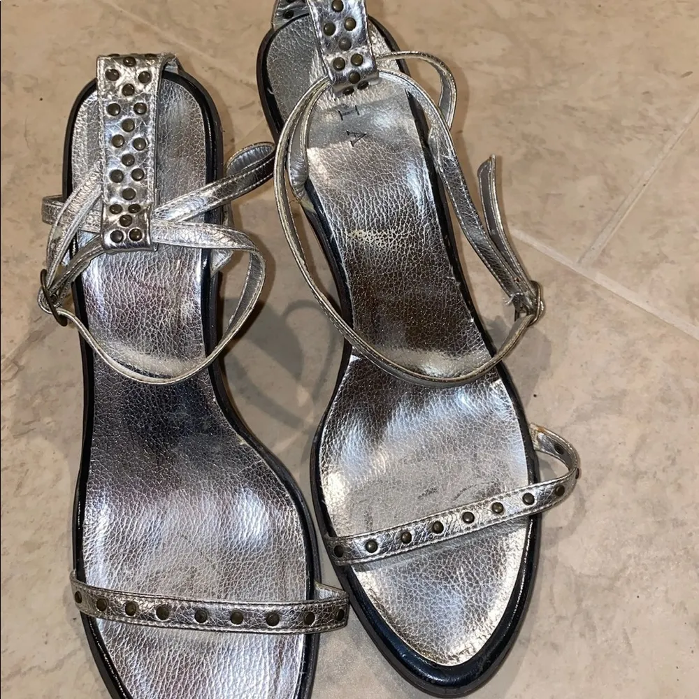 Mia Silver sandal heels size 8 - Image 8