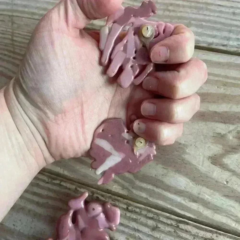 Handmade pottery earrings & pin Pink - Image 3