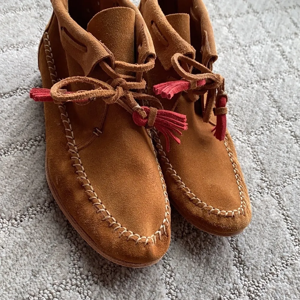 Soludos moccasin booties with red tassel suede festival concert stagecoach - Image 7