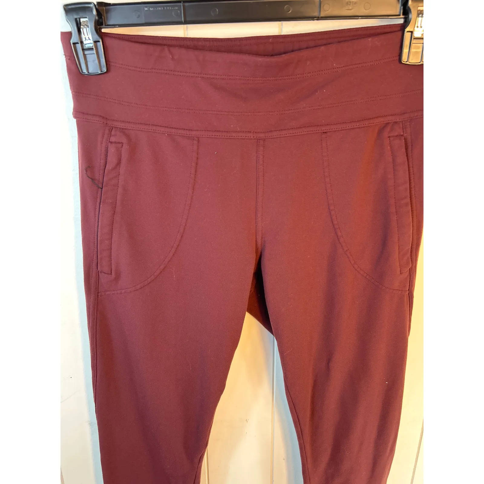 Kuhl Burgundy Harmony Jegging Pants with front and back pockets Size M - Image 4