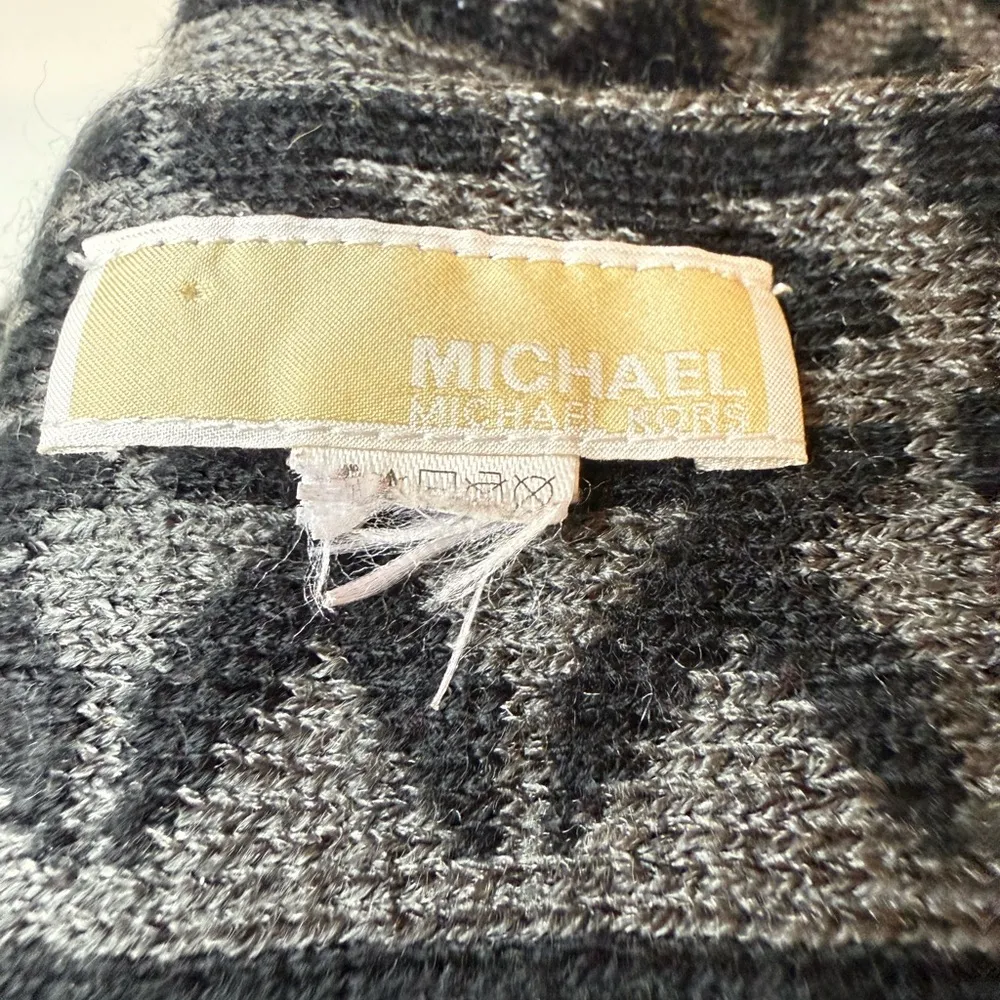 MICHAEL Michael Kors Vertical Stripe Scarf Monogram Logo Gray - Image 5