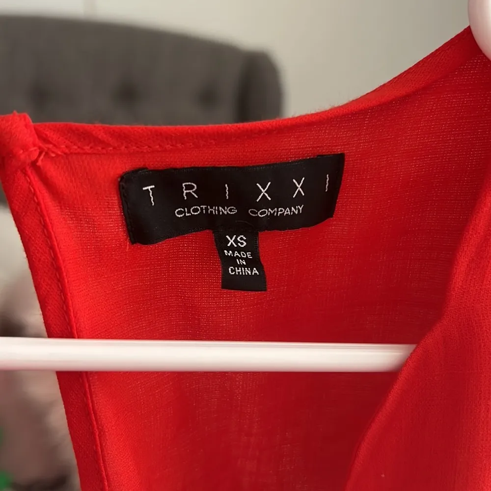 Trixxi Red Scalloped Romper Women’s Size XS - Image 4