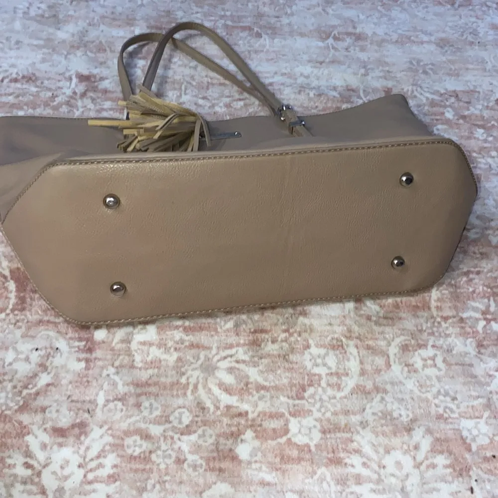 Society Girl Large Tote - Image 4