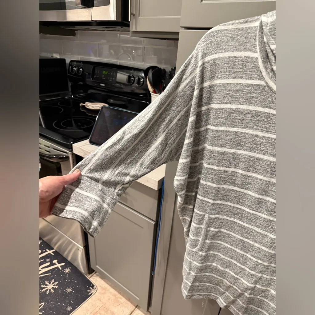 Market & Spruce Gray White Striped Cowl Neck Hoodie Pullover Kangaroo Pocket XL - Image 3