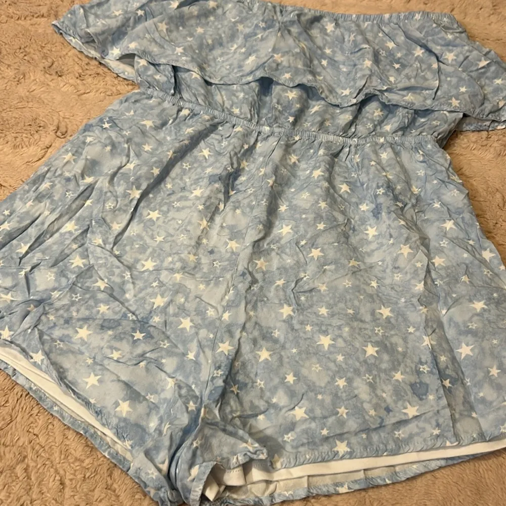 Star print romper in size L Size L - Image 6