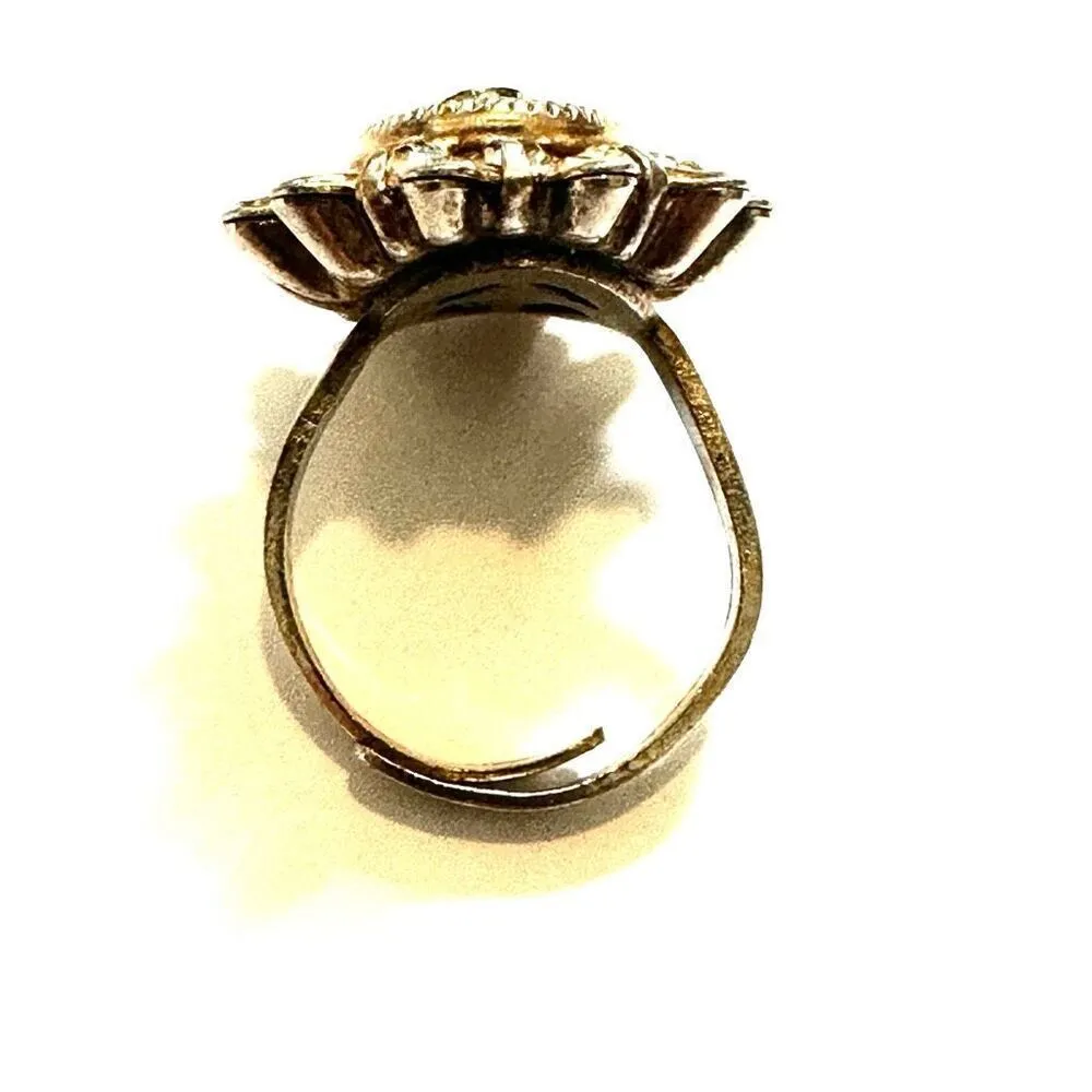 Black gold tone rhinestone cocktail ring - Image 5