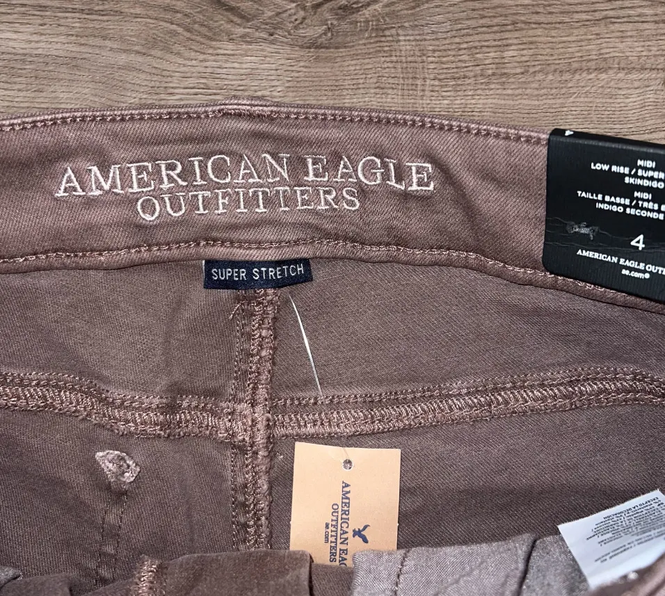 American Eagle AEO Twill Midi Shorts Women’s Sz 4 Super Stretch Brown Casual NWT - Image 3