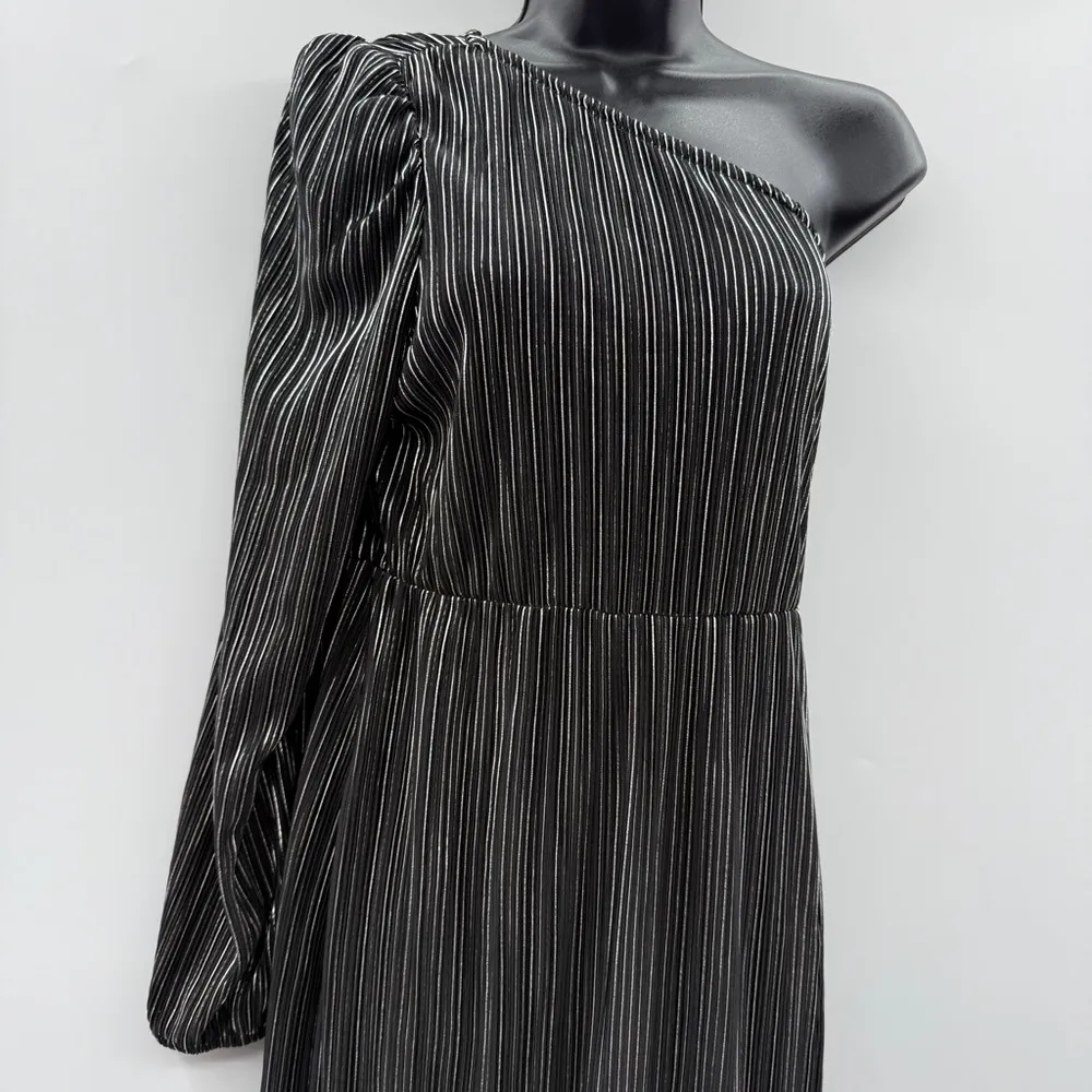 Y.A.S NWT Yasoda Plisse One Shoulder Midi Dress Women’s Size Small Black Pleated - Image 4