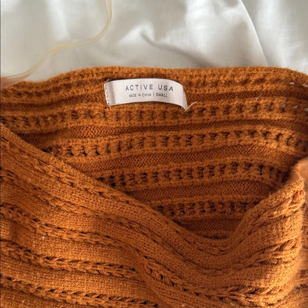 Cozy Knit Sweater in Warm Brown - Image 3