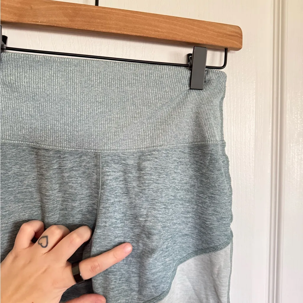 Alo Yoga Sheila Seagrass Heathered Leggings - Image 3