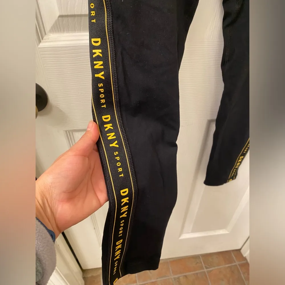 Dkny sport leggings size medium - Image 5