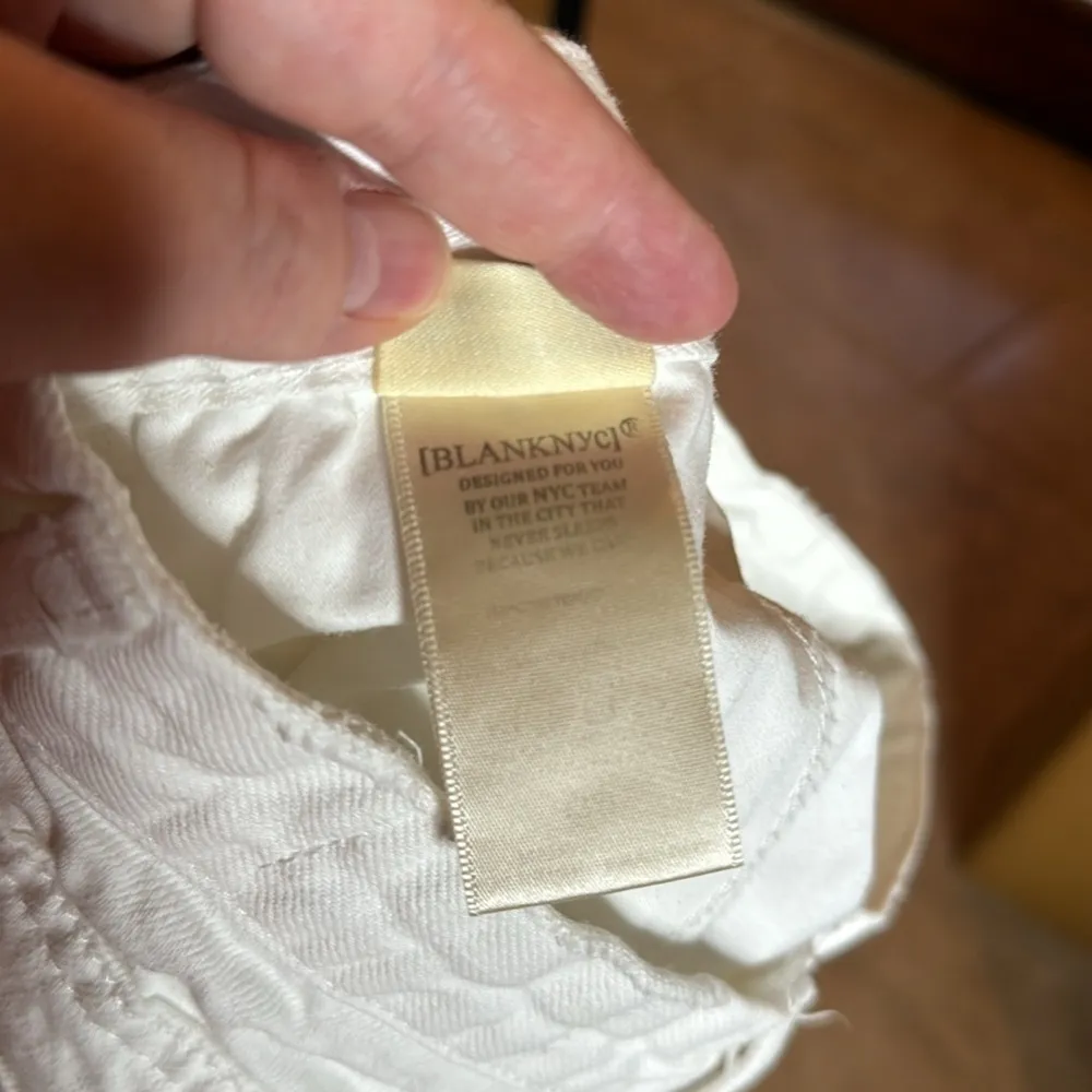 Blank NYC The Barrow White Vintage High Rise Shorts Size 27 - Image 14