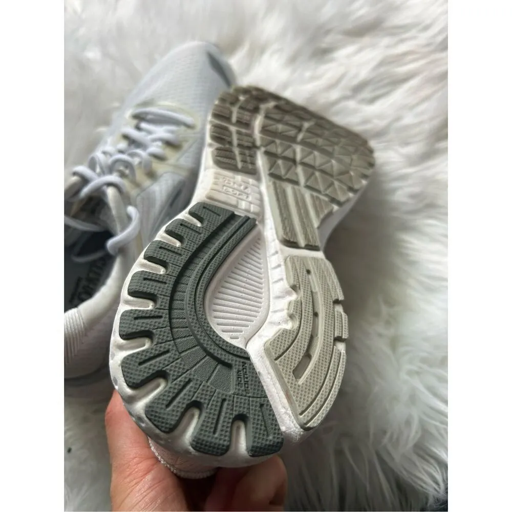 Brooks Women’s Adrenaline GTS 20 Running M Size 9.5 Cream or white color - Image 2