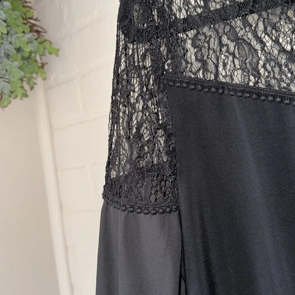 White House Black Market blouse black lace embellished small short sleeve - Image 6