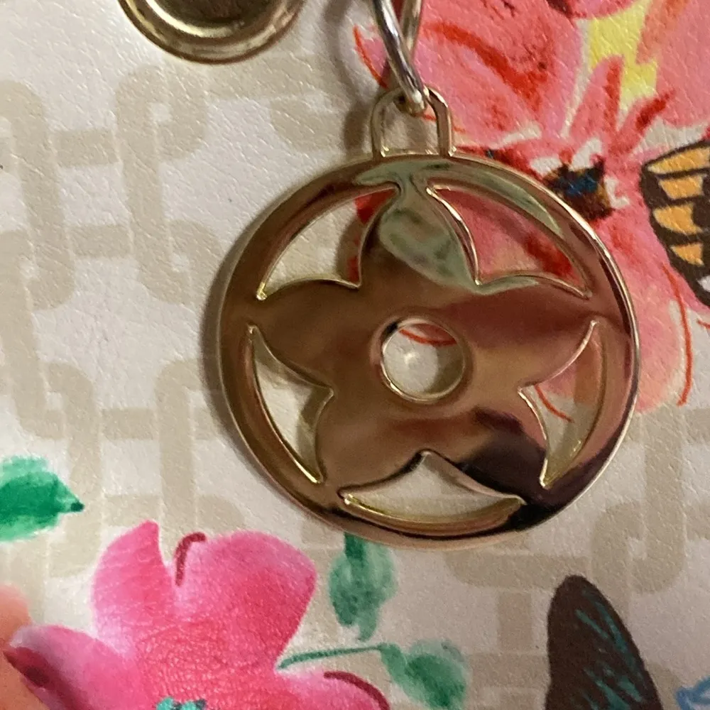 Bueno Floral Butterfly Print PURSE CLEAN MULTI POCKETS Measures approx 15”x 10” - Image 7