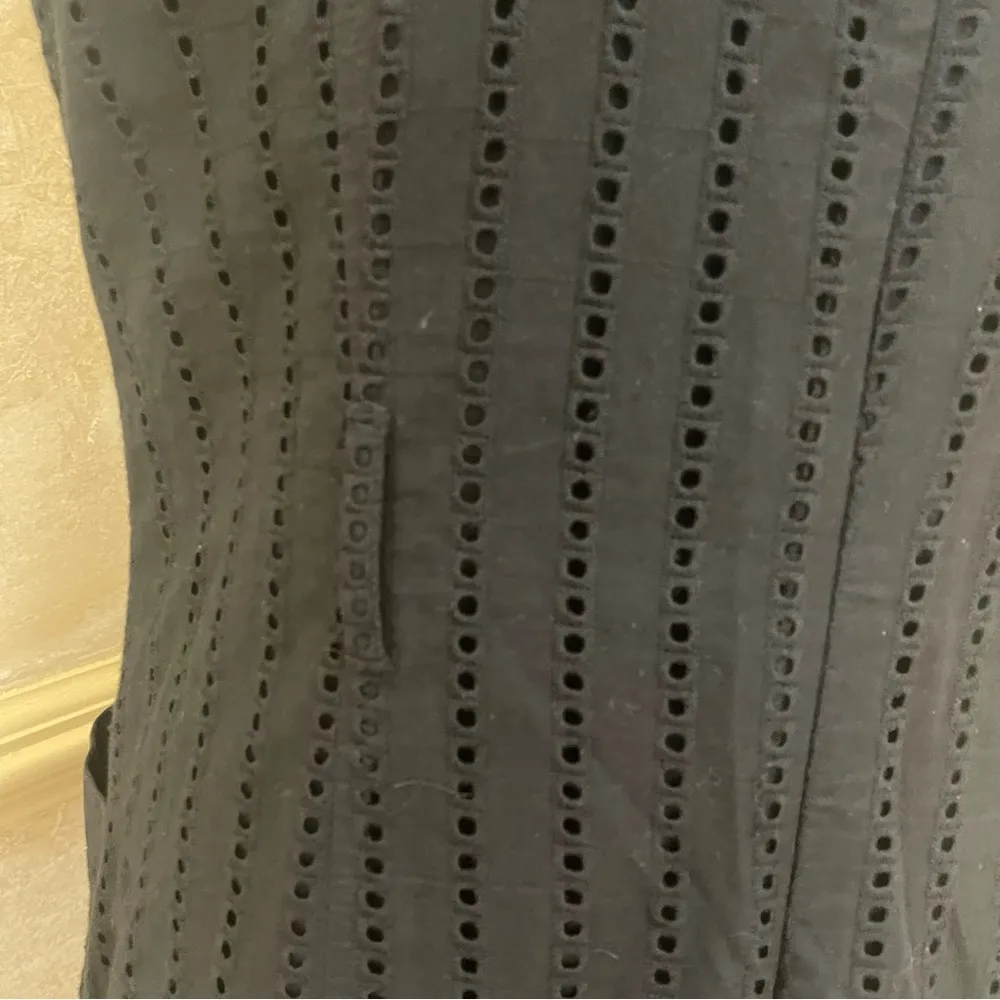 Ellen Tracy Eyelet Sheath Mini Midi Dress Black sleeveless cotton Sz 12 - Image 5