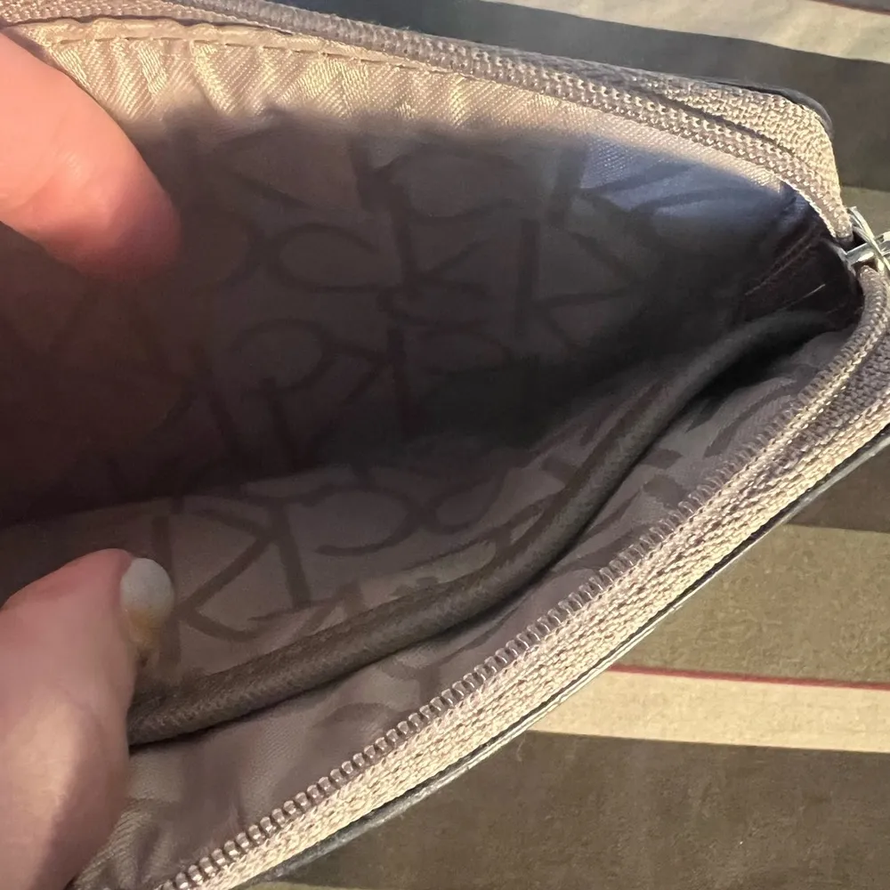 Calvin Klein clutch - Image 5