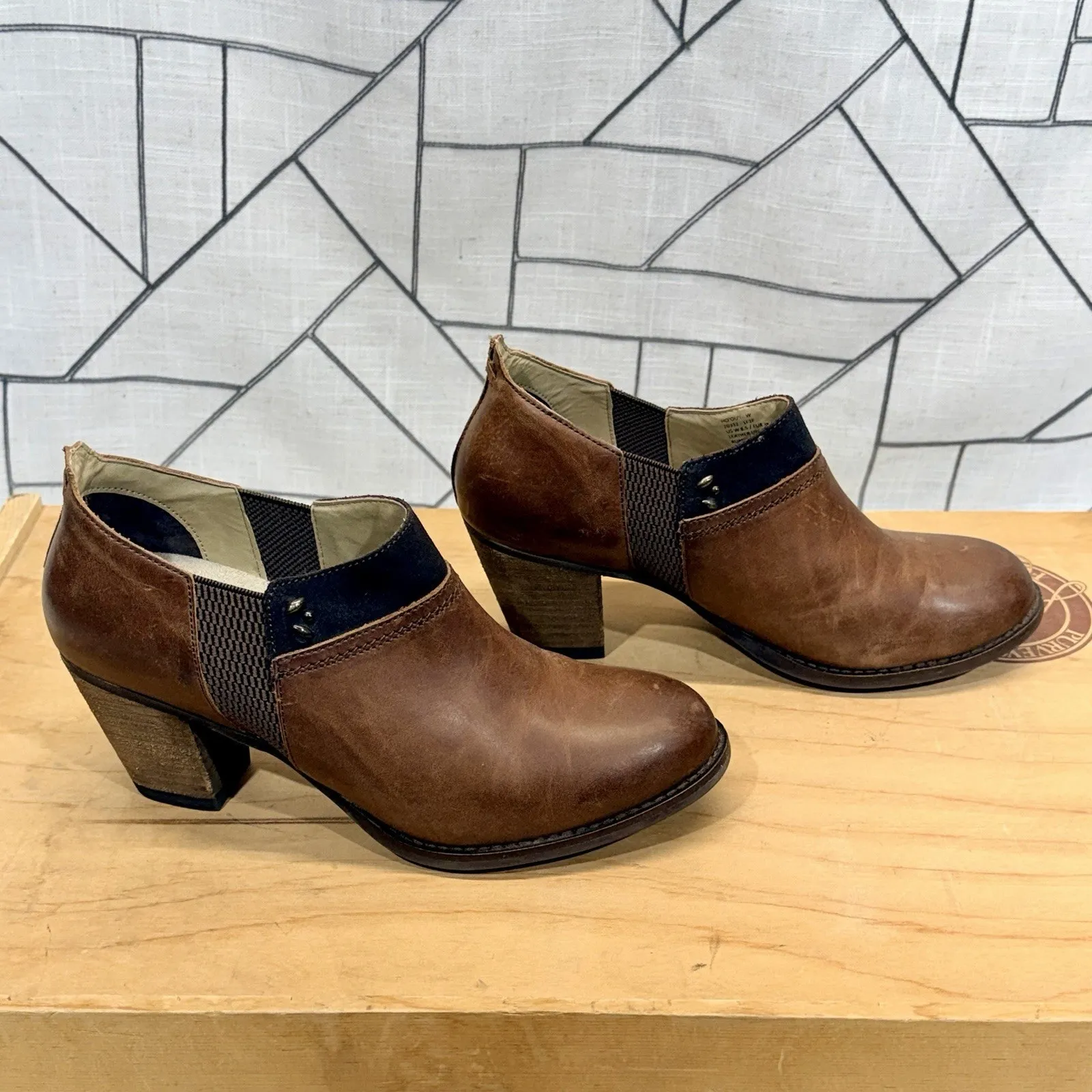 OLUKAI WOMEN'S HO'OU'I Leather Heeled Booties Brown Size 8.5 - Image 2