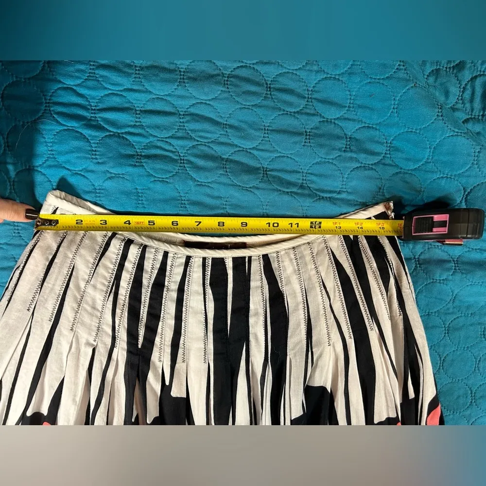 Y2K White with Abstract Print Skirt Size 6 - Image 9