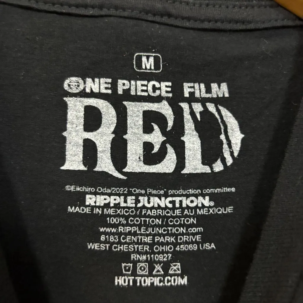 One Piece Monkey D Luffy Red Anime Movie tshirt size medium - Image 4