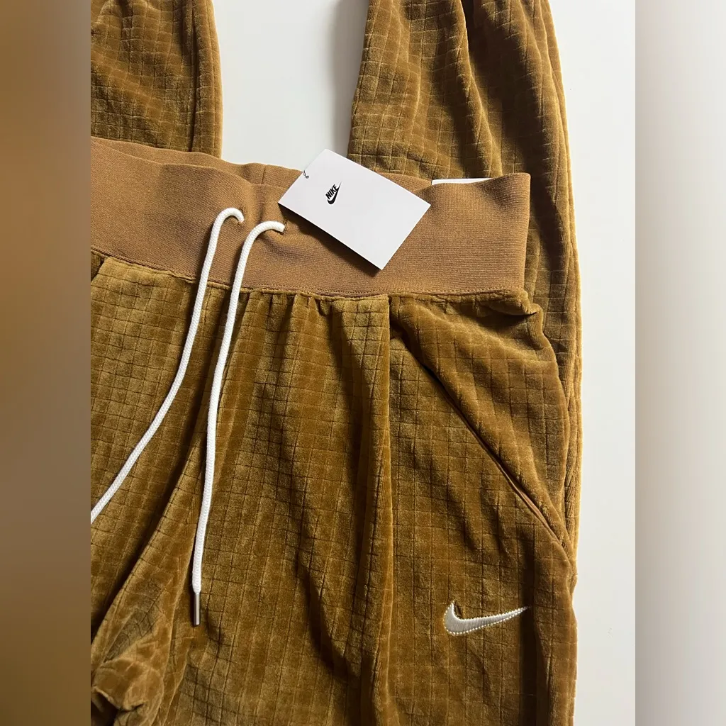 NWT Nike Standard Fit High Rise Velour Joggers, Gold Brown, Size S - Image 4