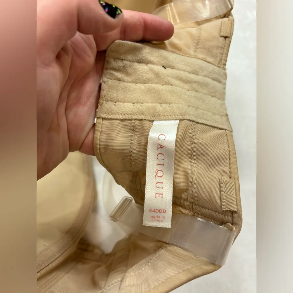 Cacique Woman’s “nude” Lightly Lined Multi-Way Lined Bra Size 44DDD - Image 4