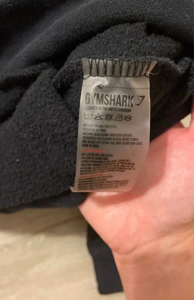 Gymshark Black Crest Crop Hoodie - Image 4