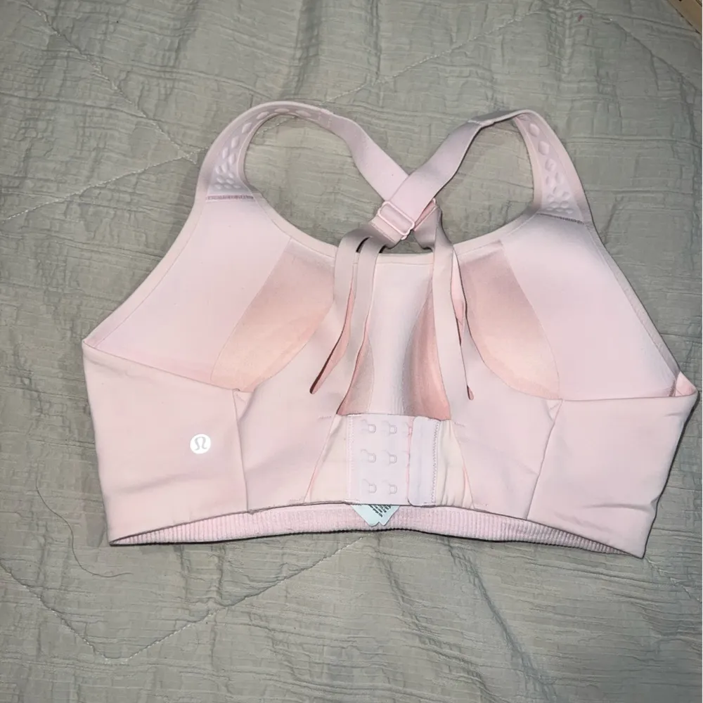 Lululemon AirSupport Bra Size 36DD Strawberry Milkshake/Rose (High Support) - Image 3