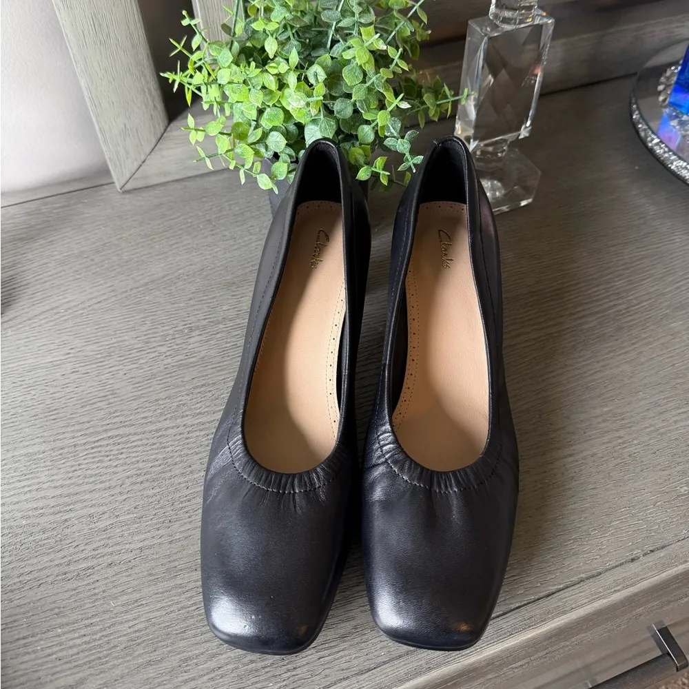 Clarks Seren Pump in Black Leather 9.5 - Image 5