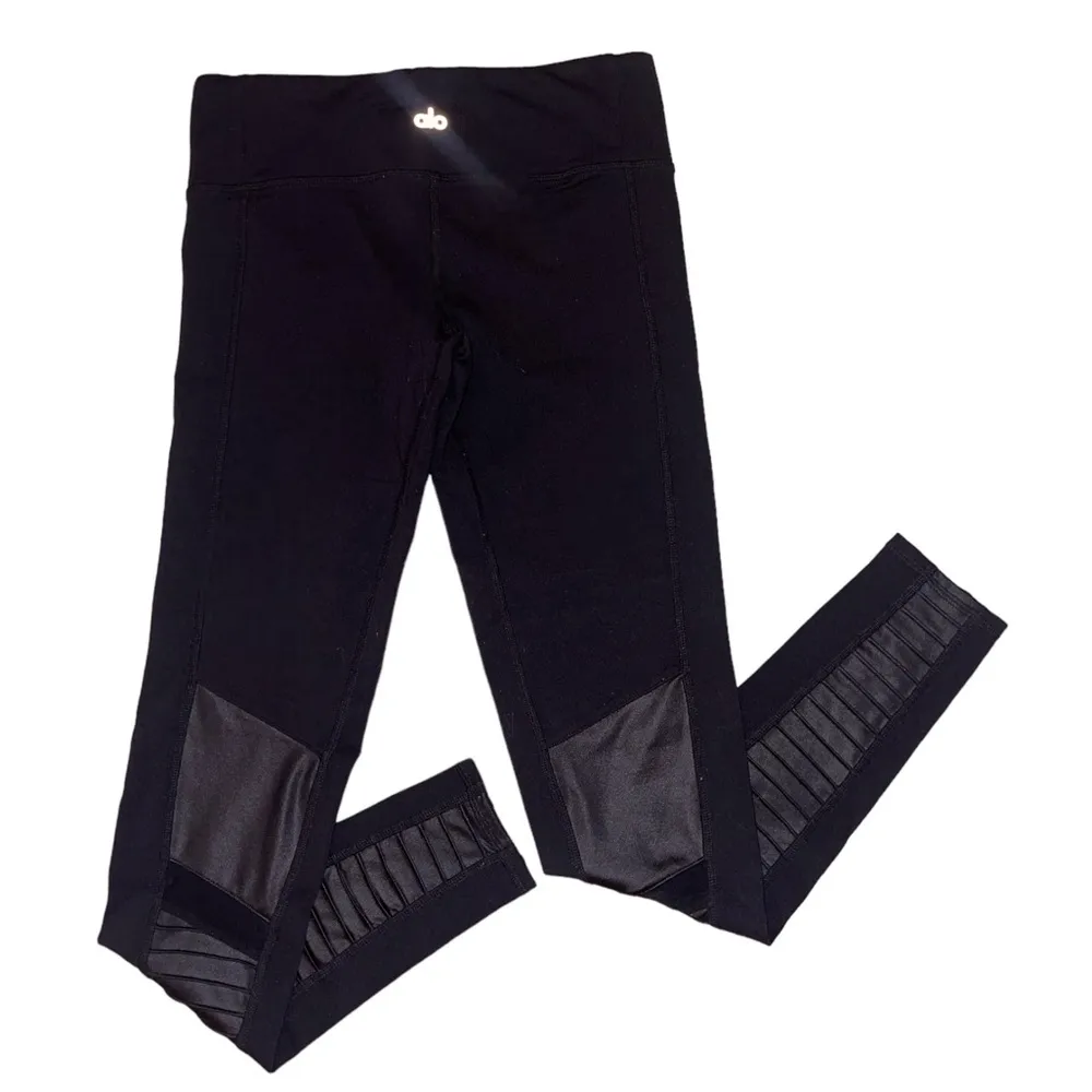 Alo black faux leather Moto style leggings full length women’s size small - Image 2