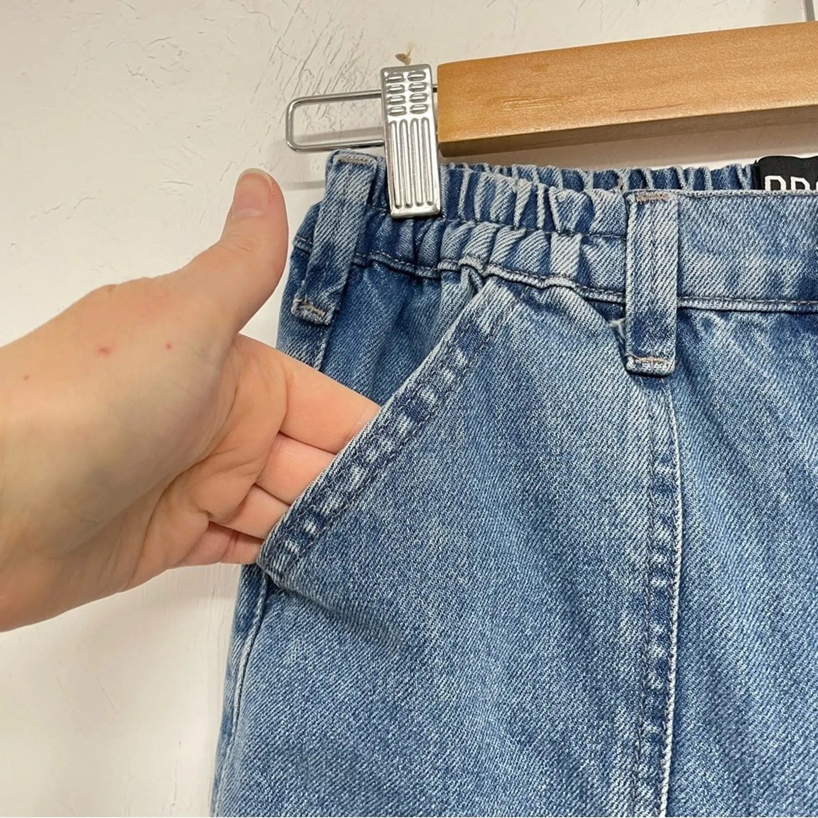 BDG Urban Outfitters 80s Style Jogger Mom Jeans Womens 24 High Rise Blue Denim - Image 4