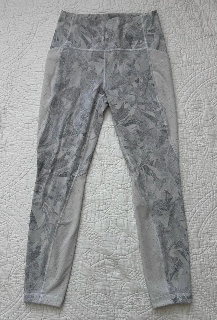 Lululemon Breezy Dot Tight *25" Jasmine White Multi / White - Image 3