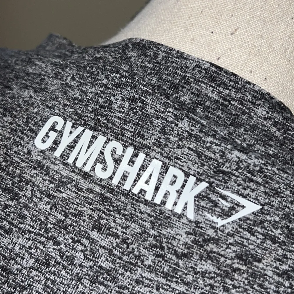 GYMSHARK XS power down thong bodysuit charcoal short sleeve v-neck snap shut - Image 3