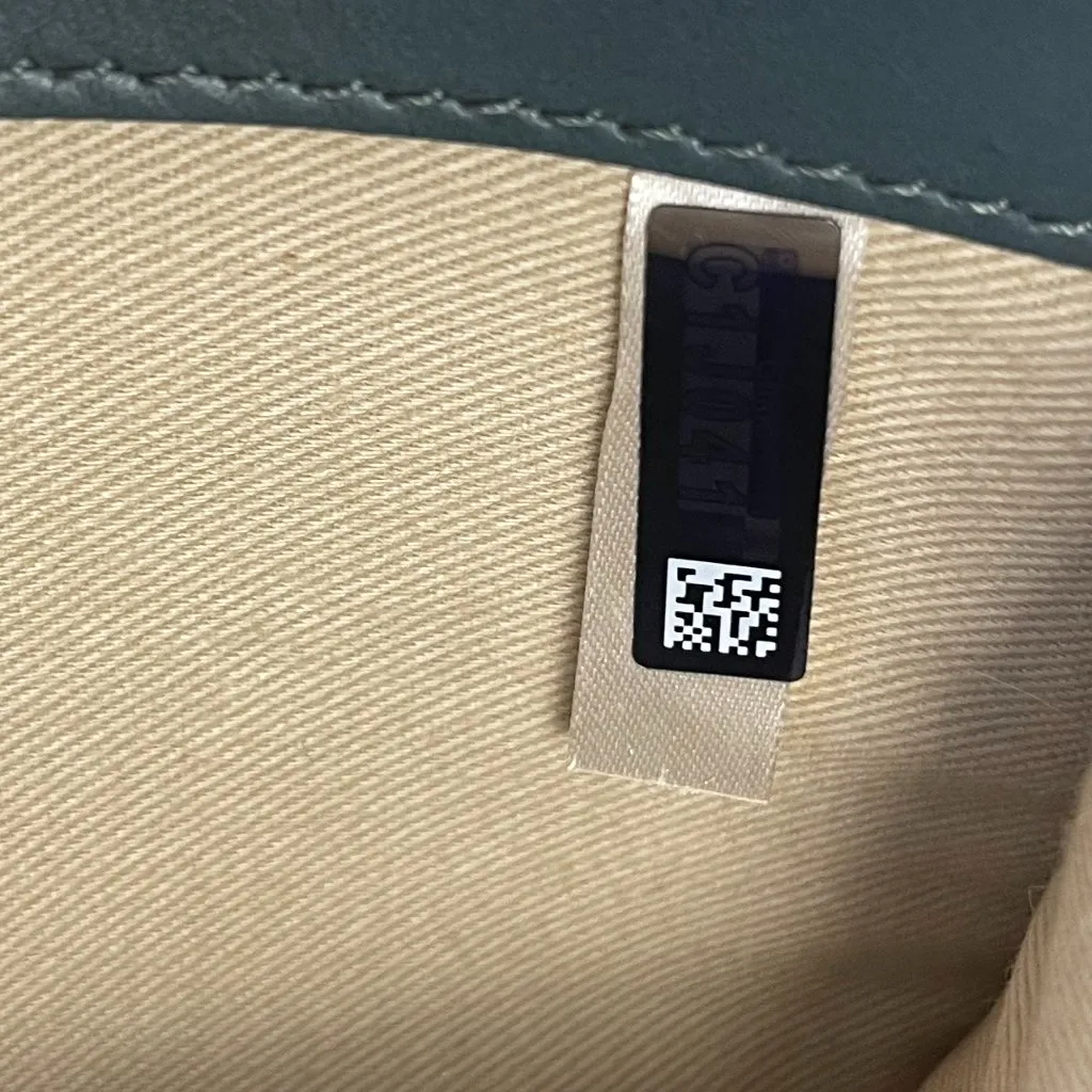 Chloé C Calfskin Leather & Suede Crossbody Bag in Blue & Grey - Preowned - Image 12