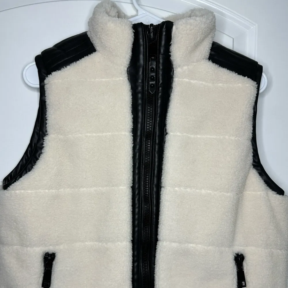NWT Rebecca Minkoff Vest Size Medium Sherpa Faux Leather Reversible Ivory - Image 5