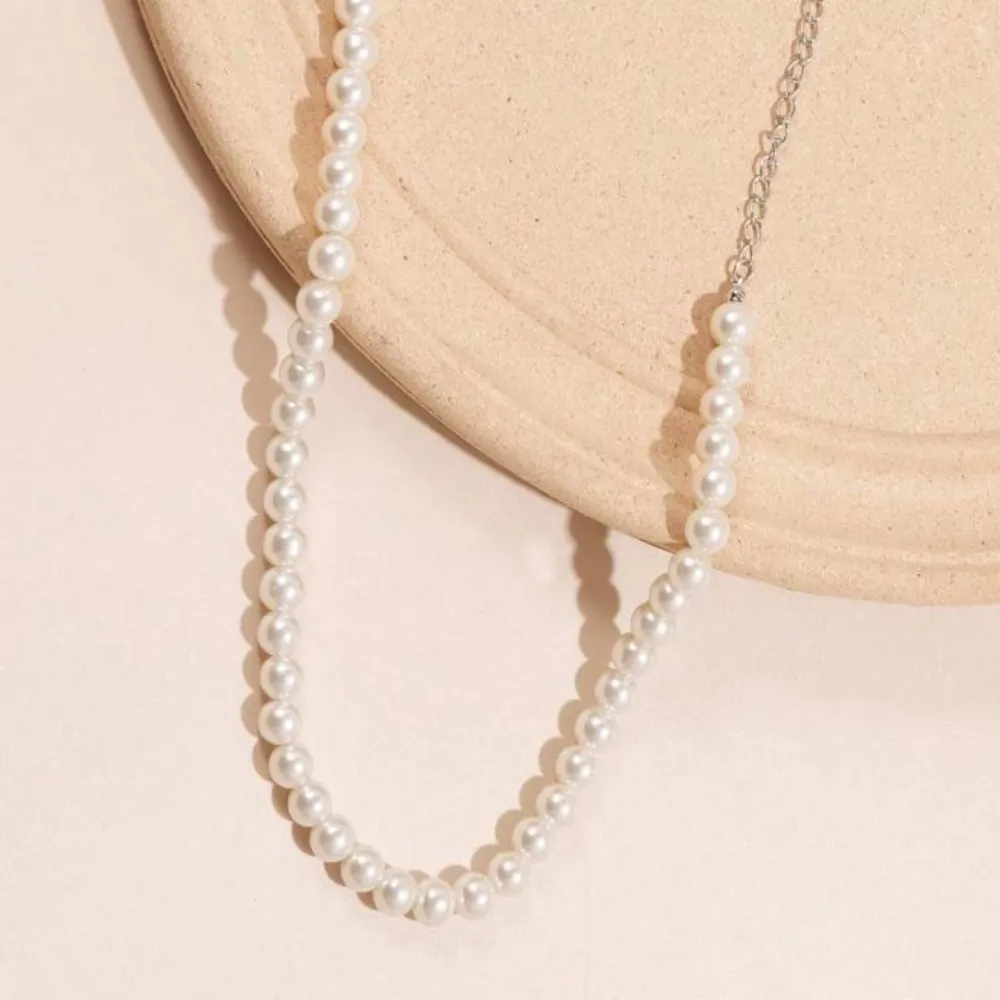 ✨ White Faux Pearl Necklace ✨​​ - Image 4