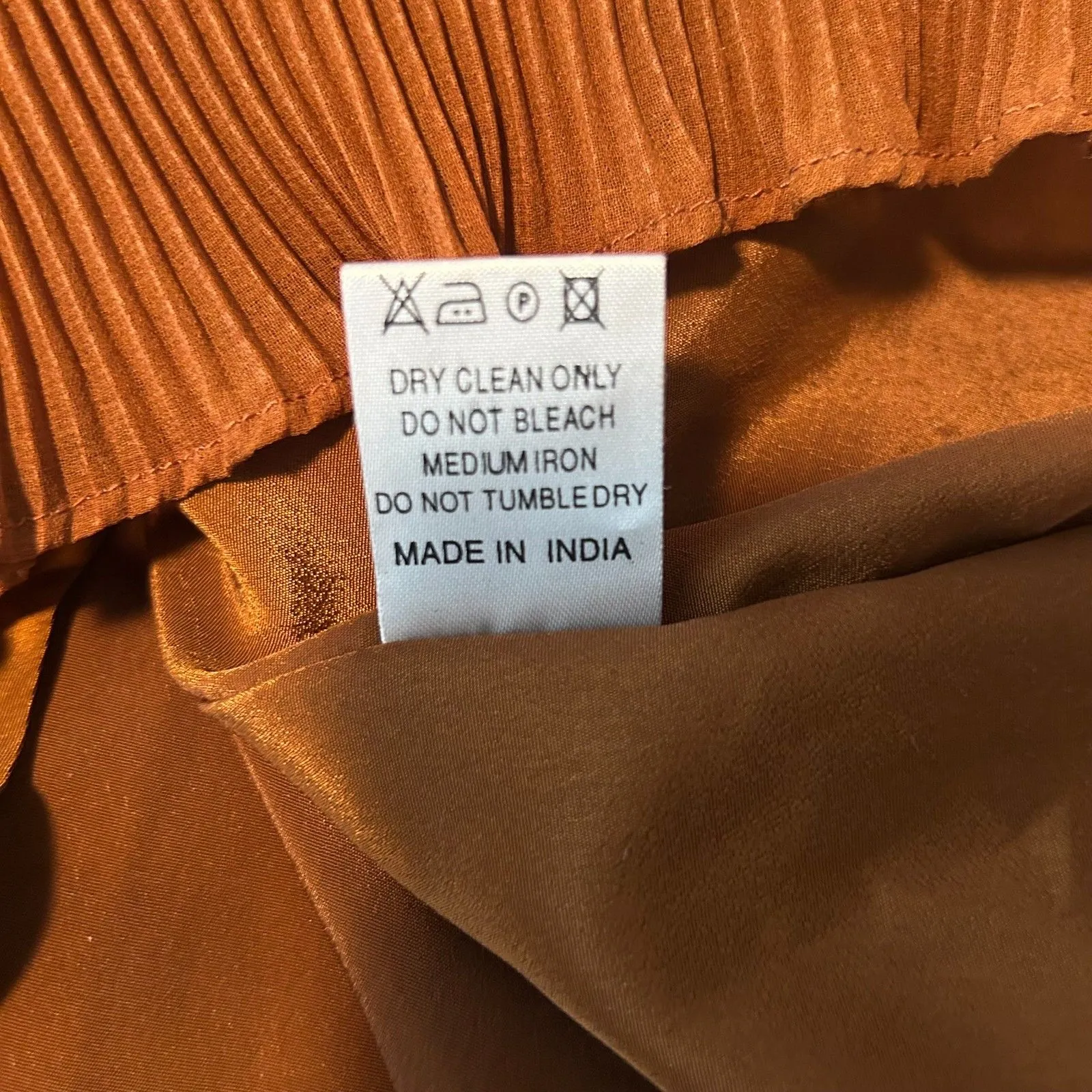 Judith March  Women's One Shoulder Pleated Tunic Top Rust Bow Size M - Image 9