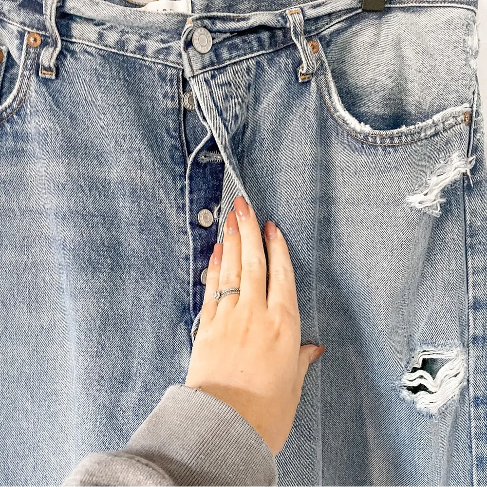 AGOLDE 90s Mid Rise Loose Fit Jean Isolate - Image 4