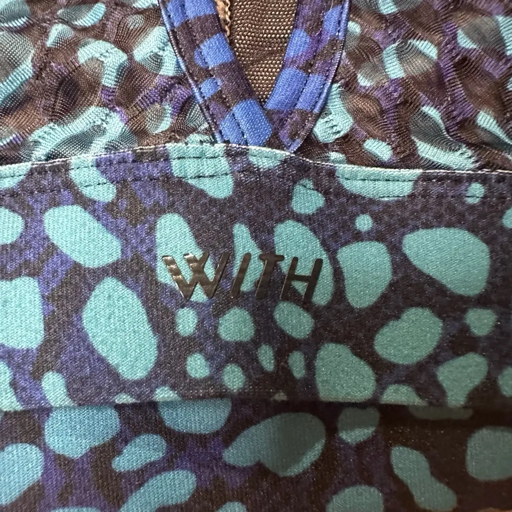 Peloton Wear it to Heart Wild Kite high neck Blue print sports bra Size 1X - Image 7