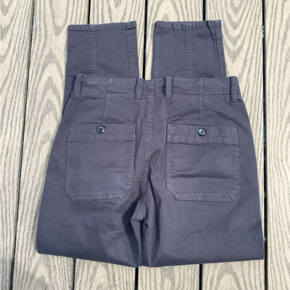 Banana Republic size 2 charcoal grey mid rise slim cargo pant - Image 6