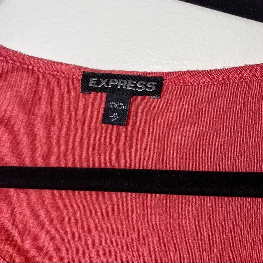 Express Coral Pink Sheer Lace Stripe Cropped Shirt Short Sleeved Tee Medium - Image 8