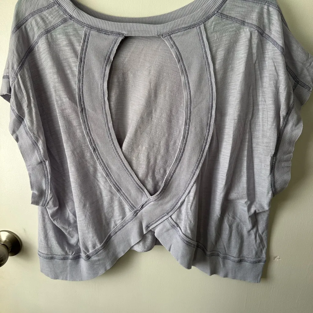 H&M Women's Light Gray Crop Top - Image 3